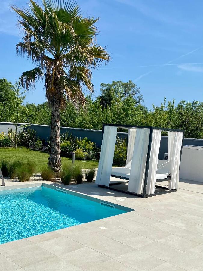 Eni Medulin Heated Pool Villa Šišan