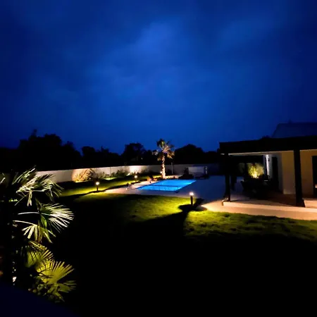 Villa Eni Medulin Sisan Heated Pool Exterior photo