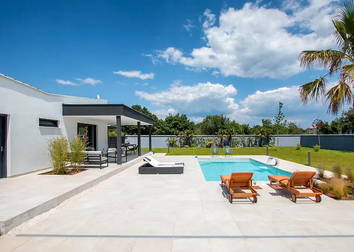 Villa Eni Medulin Sisan Heated Pool