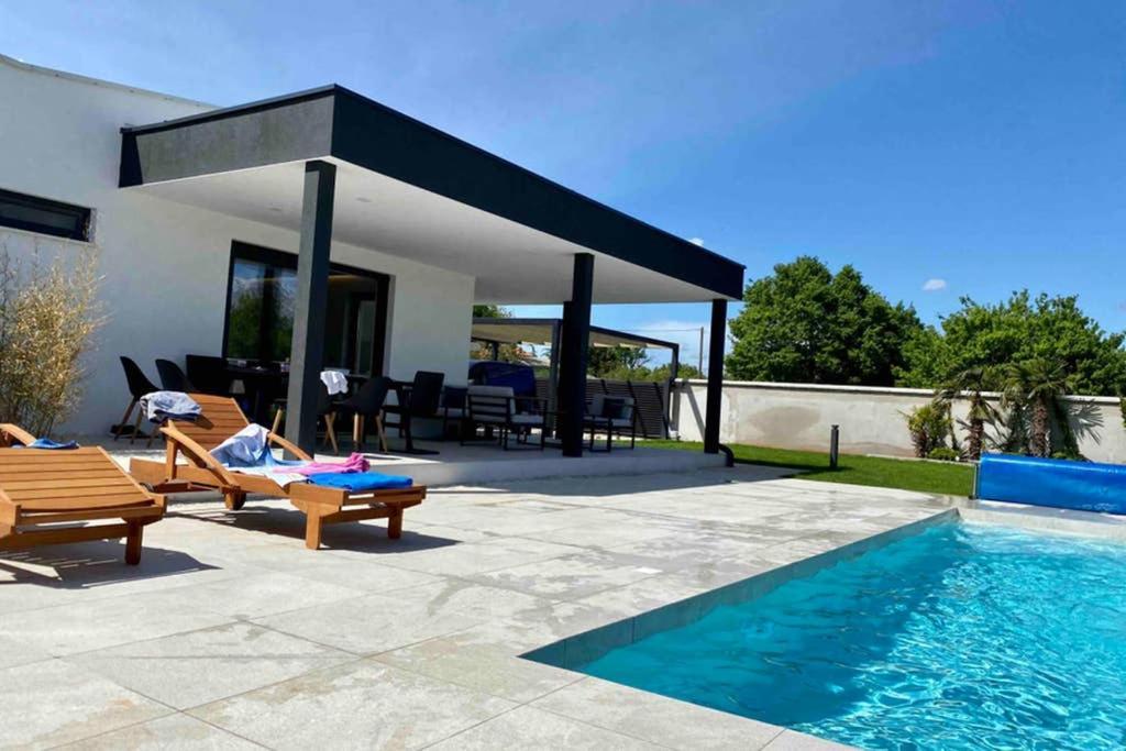 Eni Medulin Heated Pool Villa