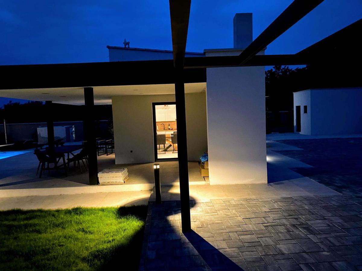 Eni Medulin Heated Pool Sisan