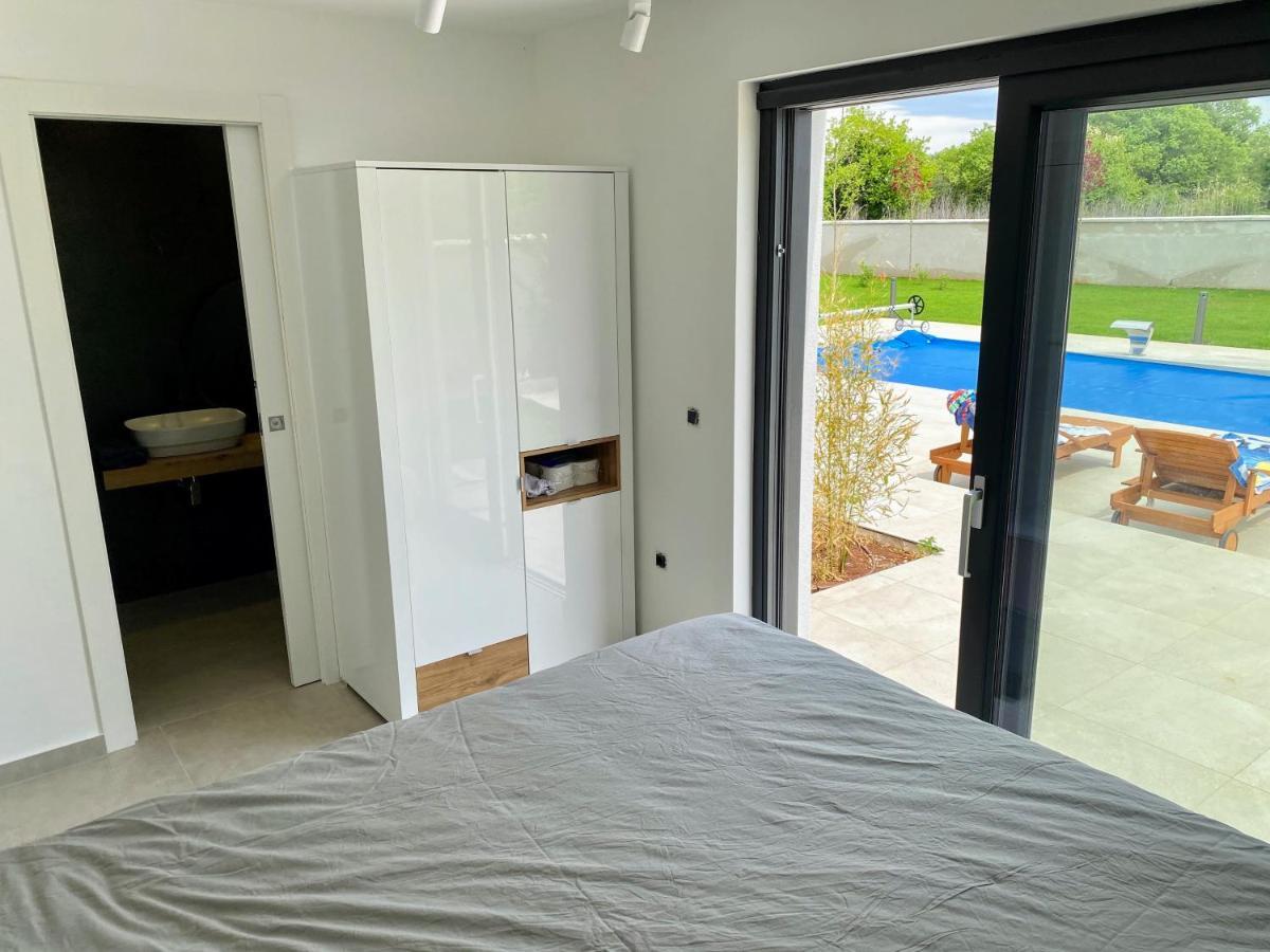 Villa Eni Medulin Heated Pool
