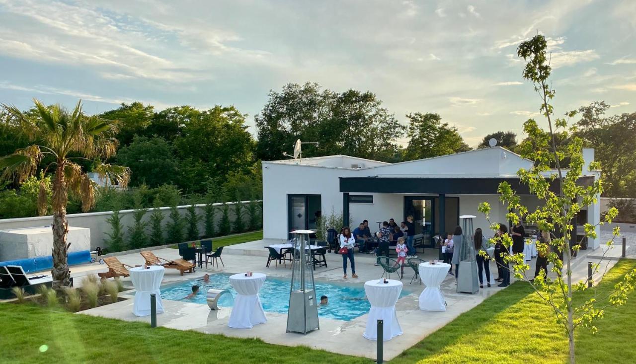 Villa Eni Medulin Heated Pool Sisan
