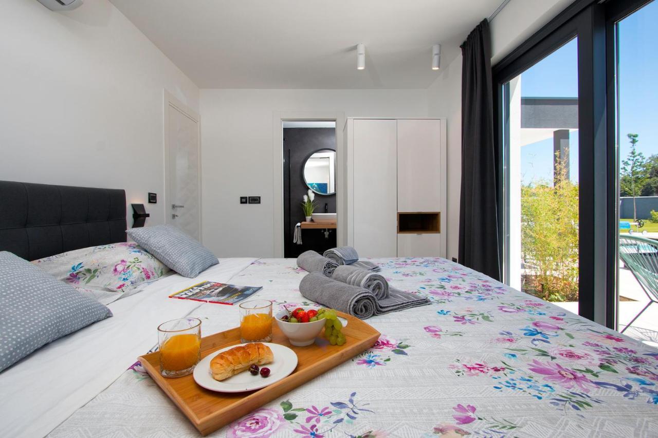 Villa Eni Medulin Heated Pool *